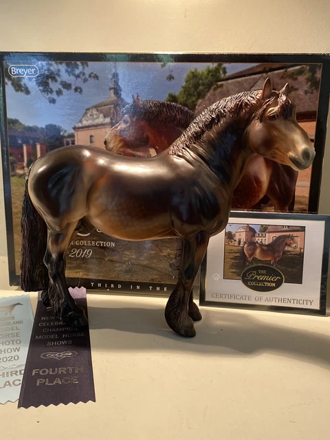 Breyer 2019 Premier Club Georg w/ Box, Bag, COA