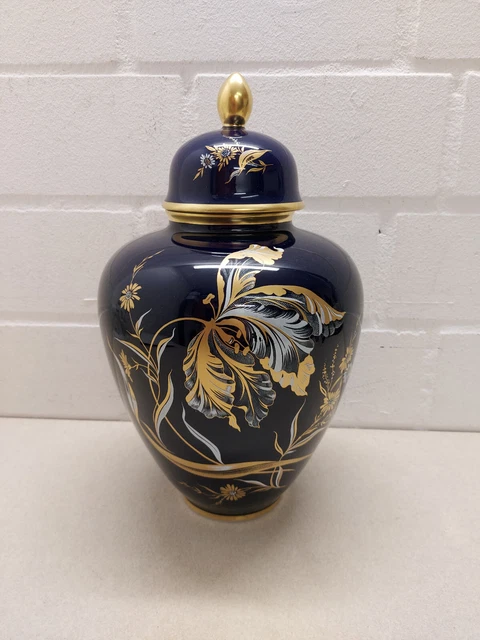 Pmr Bavaria Jaeger & Co Porzellan Vase PMR BAVARIA JAEGER & Co Porzellan Deckelvase / Vase Kobaltblau-Blumen