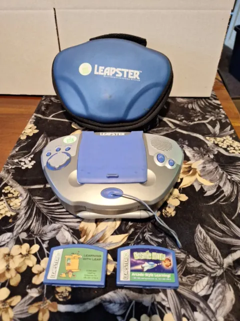 Leapster Leap frog Console with 2 Games  and Blue Case Leapfrog
