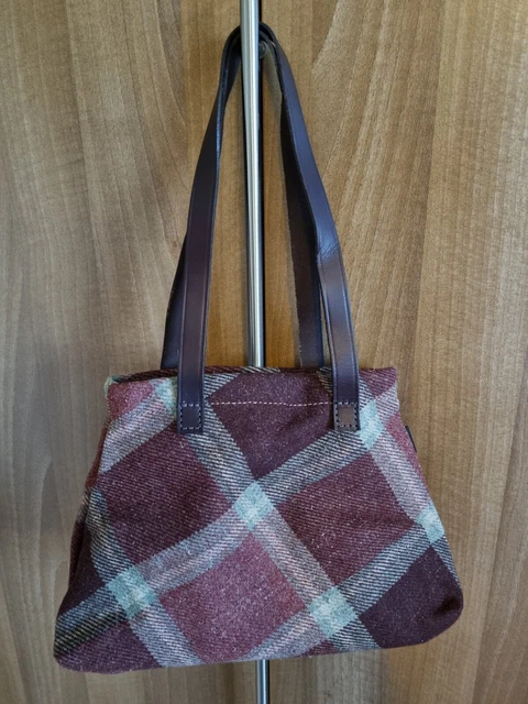 Anta carpet 2025 bag