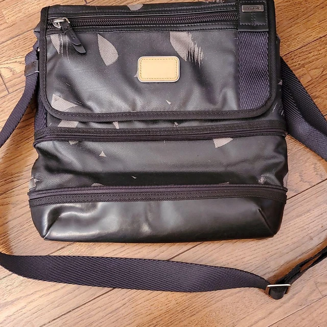 Excellent Tumi Shoulder Bag ALPHA BRAVO Cross Body USED