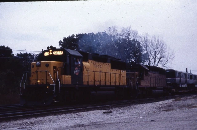 CNW CHICAGO NORTH WESTERN Railroad Train Locomotive BLUE ISLAND IL Photo Slide