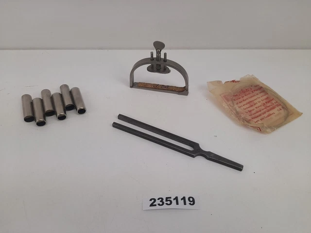 Gitarren Zubehör Stimmgabel Stimmpfeife Kapodaster Rima Gitarrensaiten #235119