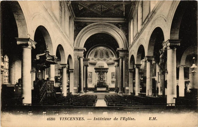 CPA AK VINCENNES Intérieure de l'Église (672322)
