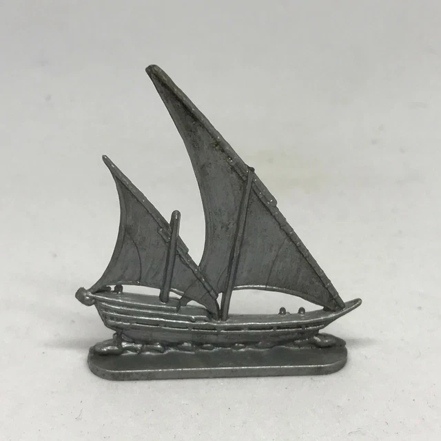 Figurine Publicitaire La Maison Du Café - Bateau Ecole Années 50, Plastique à Peindre, Occasion