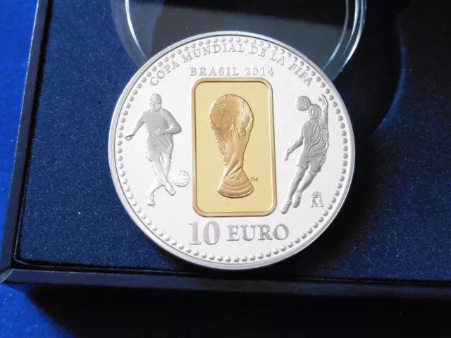 Moneda conme. PLATA PROFESIONAL. 10 € 2014. COPA MUNDIAL DE LA FIFA BRASIL 2014.