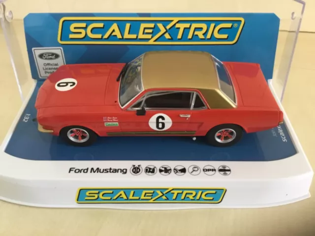 Scalextric C4339 Ford Mustang Alan Mann Racing #6 Lichter Neu verpackt DPR