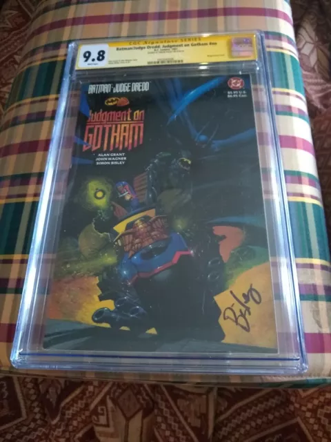 BATMAN VS JUDGE DREDD,JUDGEMENT ON GOTHAM,1st Print!  CGC 9.8 SS Simon Bisley!