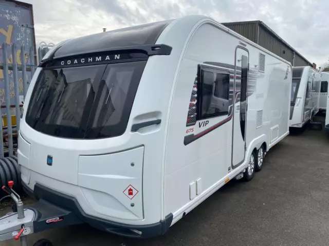 Caravan Sale 2018 Coachman VIP 675 - Transverse Island Fixed Bed