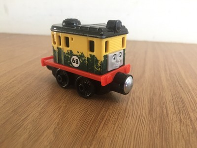thomas tank engine magnetic trains