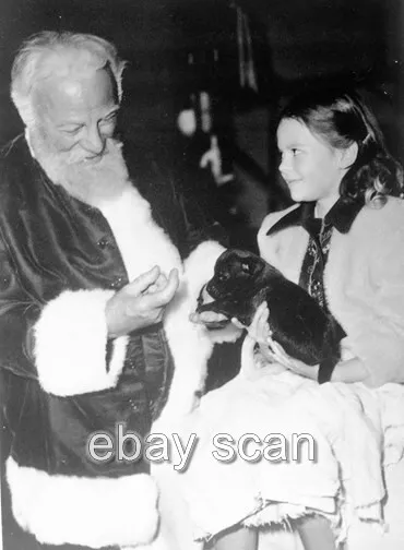 Natalie Wood Child Star With Puppy And Santa Claus   8X10 Photo 382