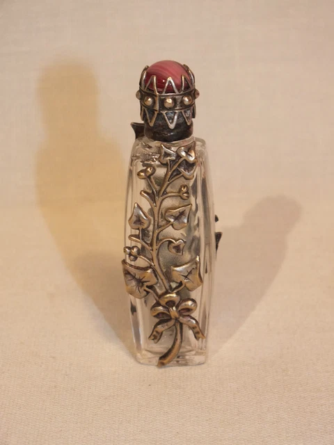 Joli Flacon à Sel ou Parfum Verre et Métal Argenté N°2