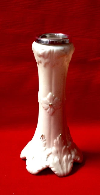 1901 Locke & Co, vaso posy blush Worcester, con cerchio in argento massiccio Thomas Walker