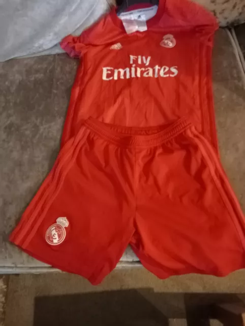 Kids Real Madrid Kit Size 9-10 Yrs Red