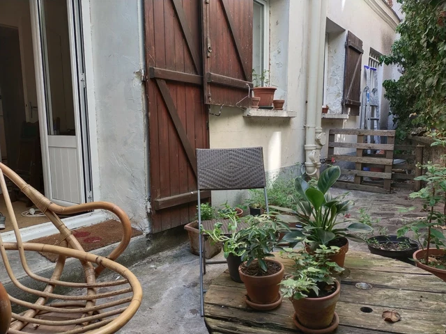 Appartement RDC 56m2 + cour fleurie 14m2 2