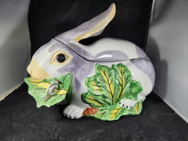 Vintage Italian Mottahedeh Majolica Bunny Rabbit & Foliage Tureen 12”x7”x8.75”