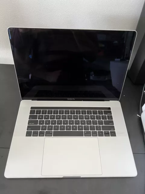 Apple MacBook Pro 15" 2017 A1707 For Parts Repair Screen Issue