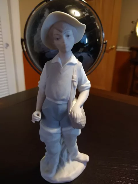Ret Lladro Spain Gone Fishing #4809 Boy w Rod Painted Porcelain Figurine LOOK