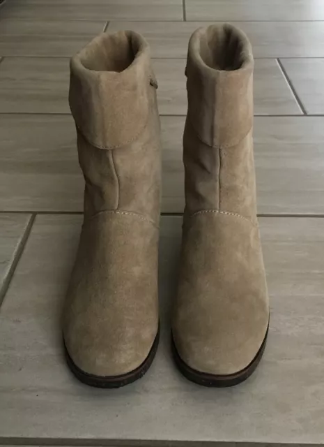 Emu Australian Womens Suede Boots Lined In Sheepskin  Size 7 - New