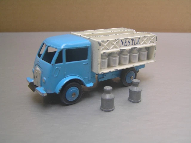 Dinky Toys 25O – Camion Laitier Ford Nestlé, France (Occasion, Vintage)
