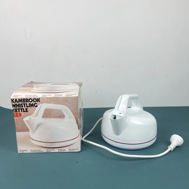 KAMBROOK KE9 WHISTLING Electric Kettle Vintage White Compact Jug