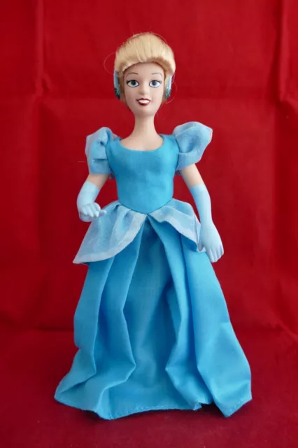 Cendrillon Poupée Disney porcelaine - Cinderella Porcelain disney doll 6,9" 3