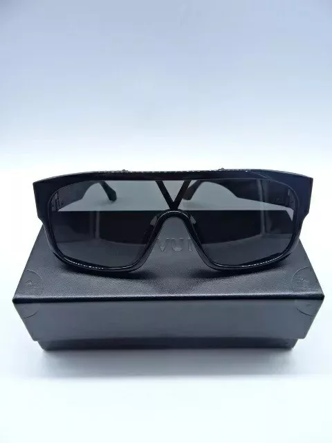 Millionaire sunglasses Louis Vuitton Black in Plastic - 14778249