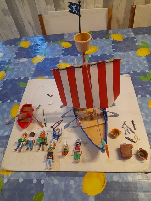 Kit De Construction Bateau Amiral Playtastic - Plus De 70 Pièces En Bois - Peinture Et Pinceau Inclus