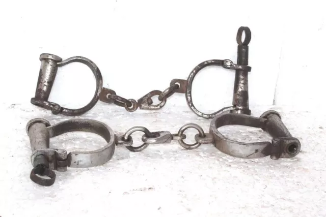 New Antique Style police Shackles Props Iron Hand Cuff KeySET OF 2 HANDCUFF