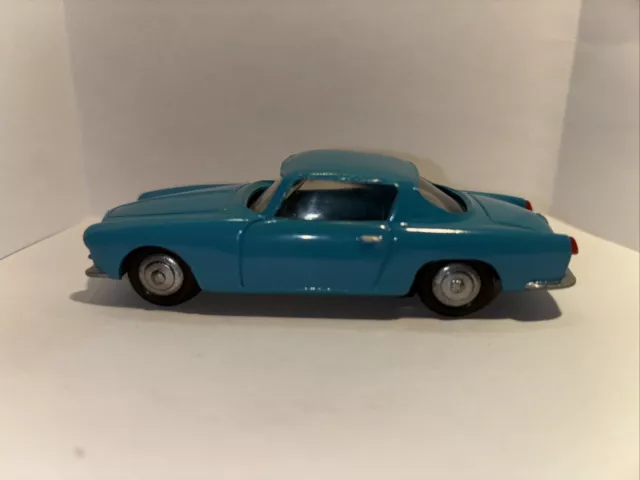 dinky toys Coupe Alfa Roméo 24J « Original restaurer-Repeint-rivets Neuf Alu » 2