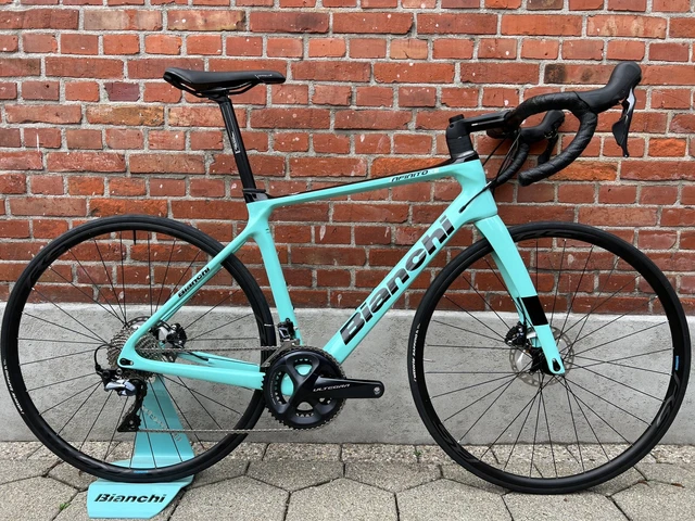 Bianchi Infinito XE/freins à disque/tout carbone/Shimano Ultegra/taille 55/ NE Bianchi Infinito XE/freins à disque/tout carbone/Shimano Ultegra/taille 55/ NE