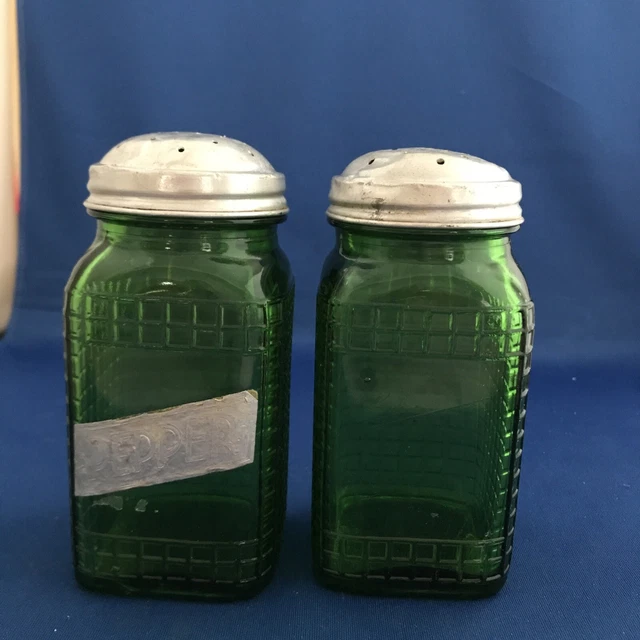 Vintage Owens Illinois Green Depression Glass Salt Pepper Shakers Waffle Hoosier