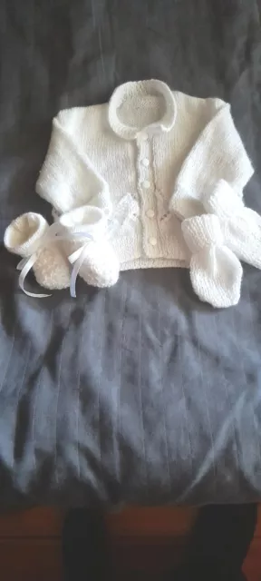 Hand Knitted Baby  Set *cute White Cardigan booties & mittens* Newborn +