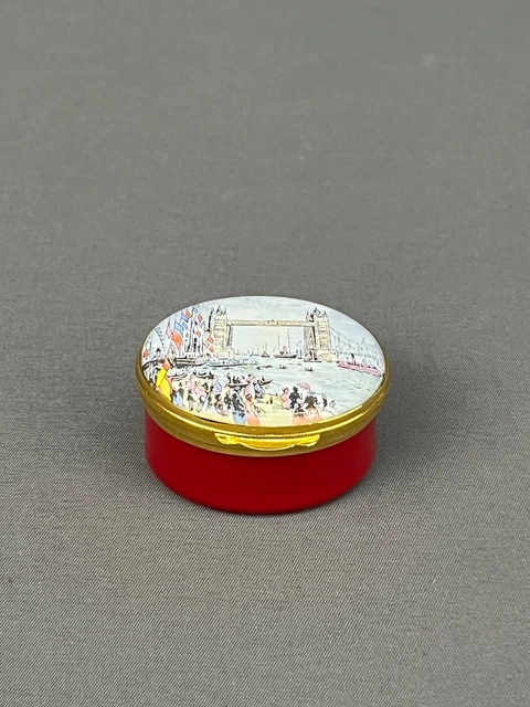 Crummles ENAMELS The Opening of Tower Bridge England Box Or Pill Box Red/white Crummles ENAMELS The Opening of Tower Bridge England Box Or Pill Box Red/white