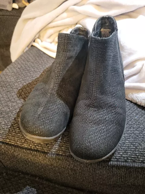 Skechers Shoes Booties With Heel. Black. Size 8 Womens.