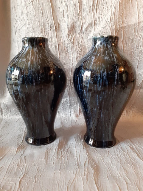 Paire De Vases Keramis