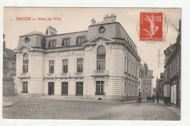 DECIZE - Nievre - CPA 58 - L' Hotel de Ville
