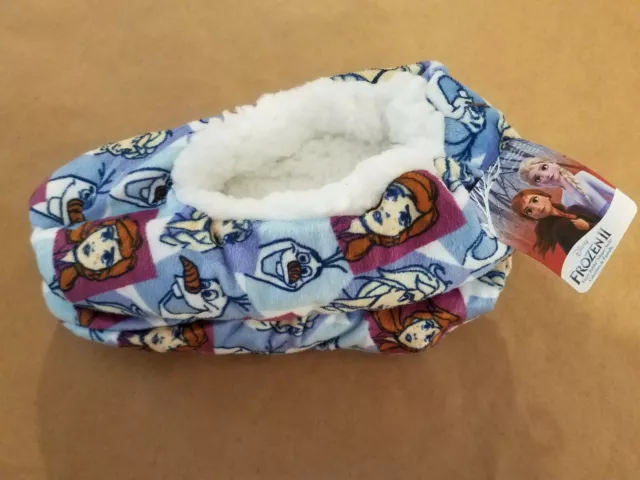 Disney Frozen 2 Girls Fuzzy Babba Slipper Socks - M/L