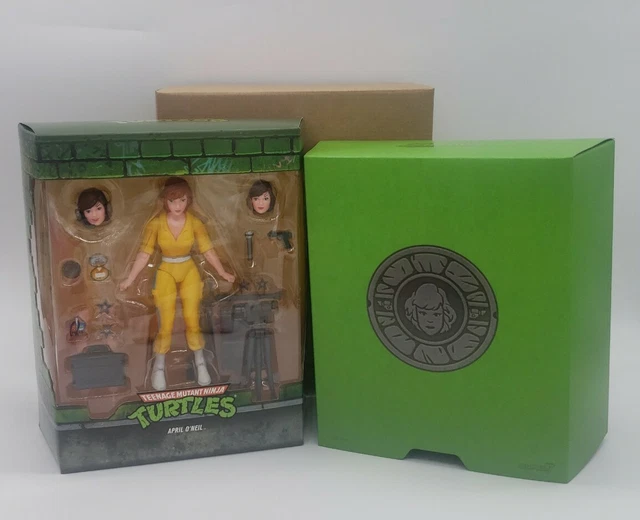 SUPER7 TMNT ULTIMATES April O Neil Figure Teenage Mutant Ninja Turtles 