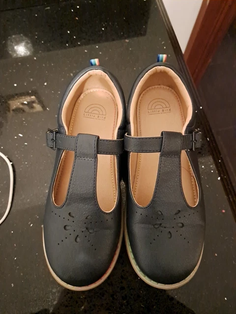 Little sales bird sandals