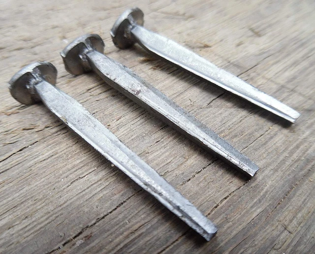 1.5" Slating Nails - Authentic Slate-Larger head-4d