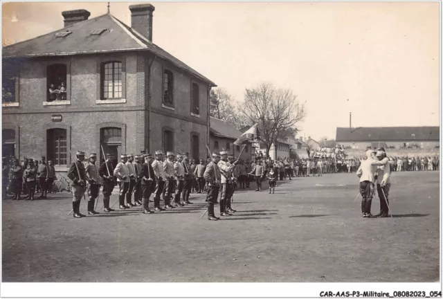 CAR-AASP3-0240 - MILITAIRE - CARTE PHOTO - militaires réunis tenant des sabre