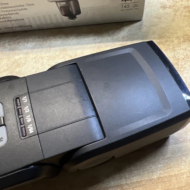Metz Mecablitz 44 AF-1 Flash for Olympus / Panasonic Cameras great 4