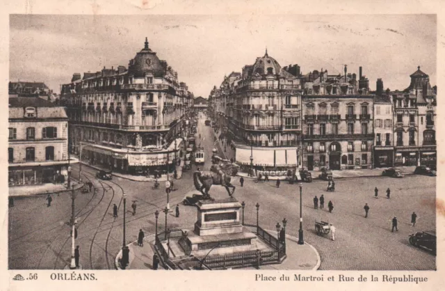 CPA - ORLEANS - Place du Martroi et Rue de la République