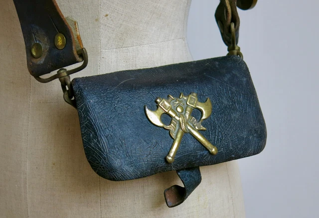 BOITE CARTOUCHIÈRE ANCIENNE Empire Ottoman Bronze Haute Époque EUR 1,00