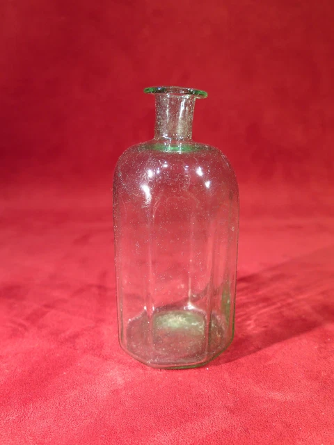 ancienne et rare goujonniére, bouteille en verre soufflé,poisson,appats,pêche