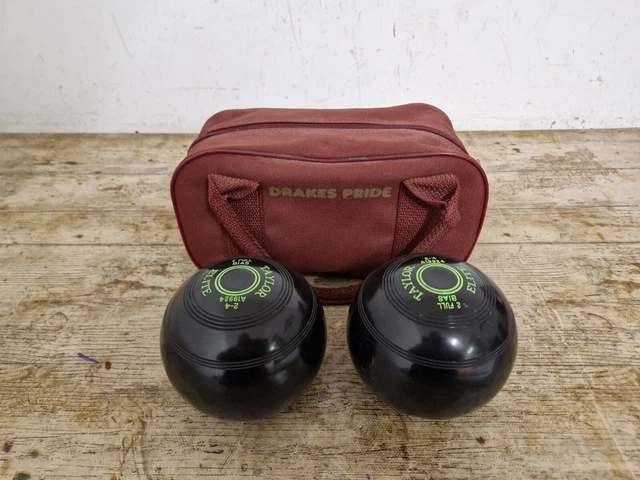 Pair of Vintage Taylor Elite Bias 2 Full Lawn Bowls & Drakes Pride Bag Pair of Vintage Taylor Elite Bias 2 Full Lawn Bowls & Drakes Pride Bag