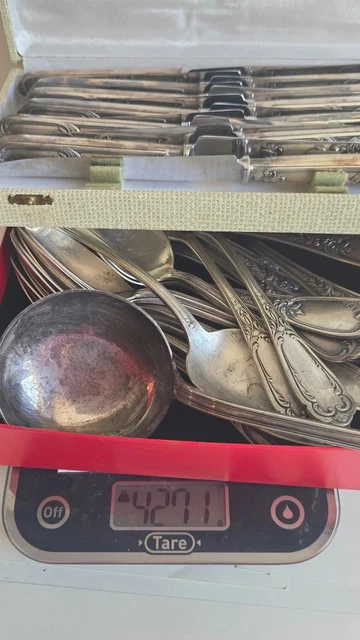 MÉNAGÈRE MÉTAL ARGENTÉ ercuis 4 kilos louche, couteaux, fourchettes ...