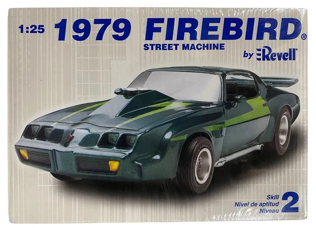 REVELL 1979 FIREBIRD Street Machine 2007 1:25 Model Kit NEW