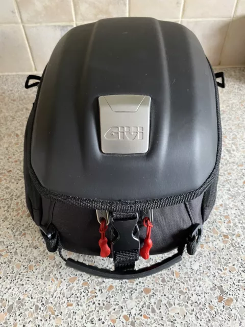 GIVI TANKLOCK Tank Bag 5l MT505, excellent condition